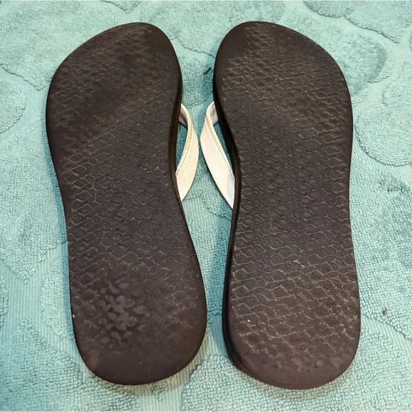 White and Brown Reef Flip Flops - Picture 4 of 4